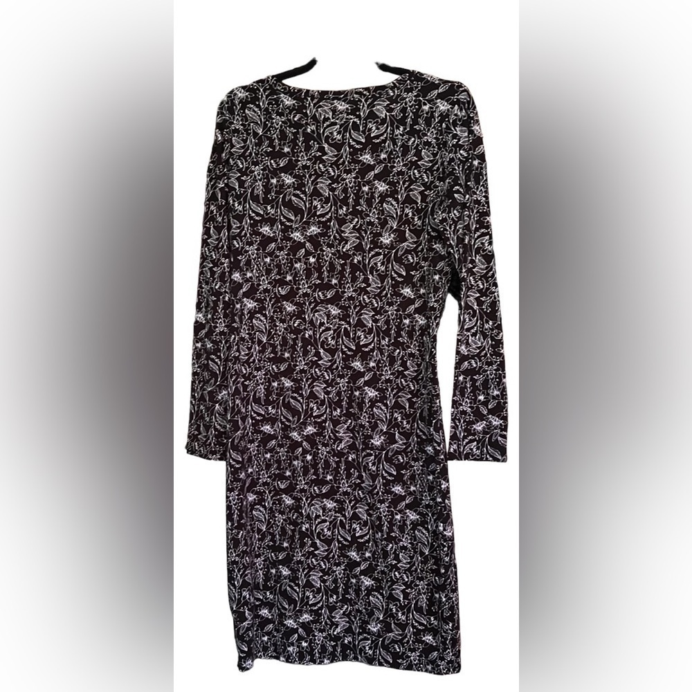 LULAROE black and white long-sleeved paisley, knee-length dress, Size M, EUC - Picture 7 of 7